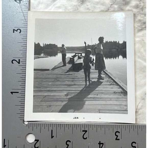 Found Photo Sunday Fishing at the Lake Vintage Snapshot 40s Family Trip - Picture 3 of 6